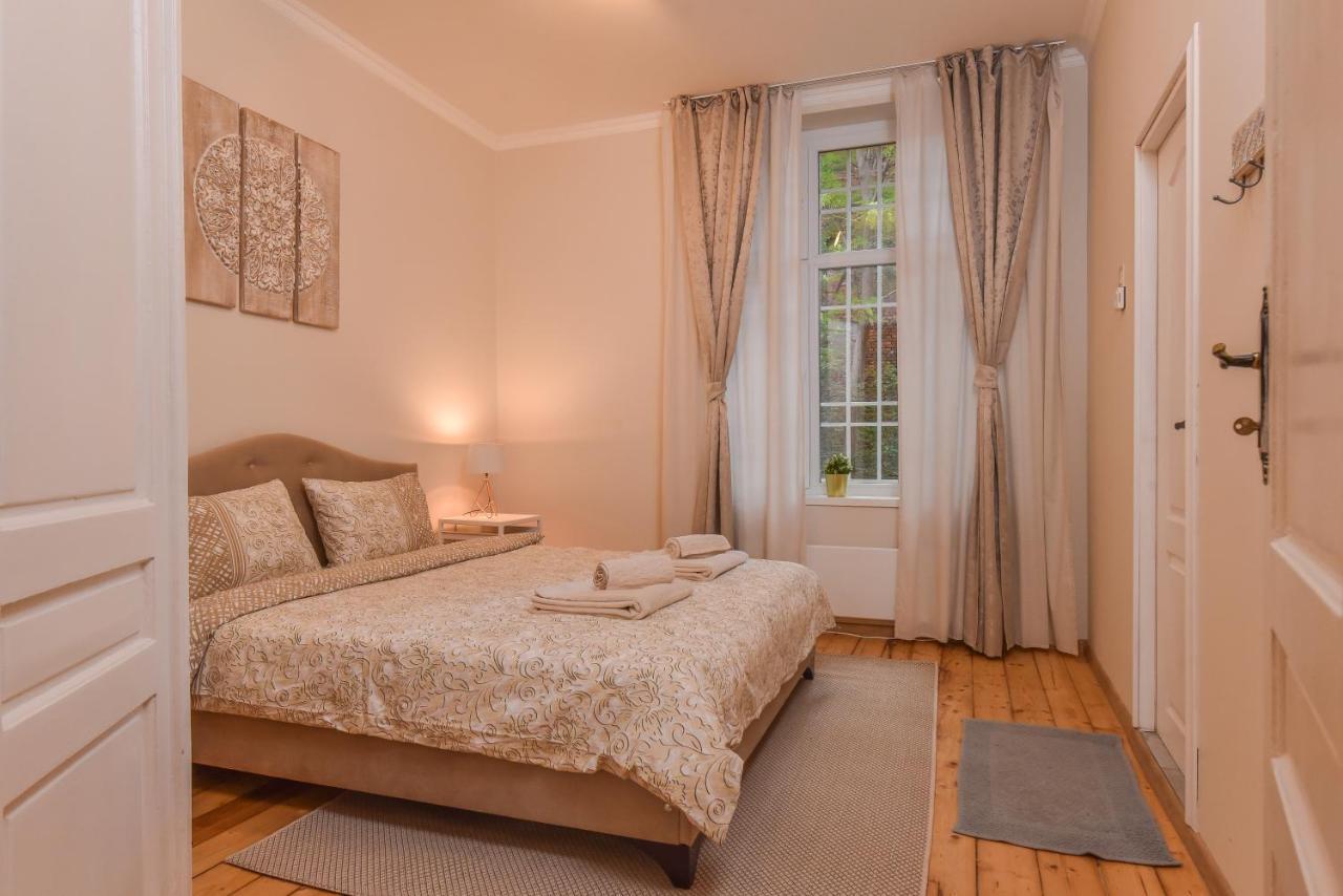 Spacious Vintage 2Br, 2Bath Apartment By Flat Mаnager Sofia Extérieur photo